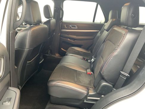 Used 2019 Ford Explorer XLT w/ Equipment Group 202A AWD/4WD image 24
