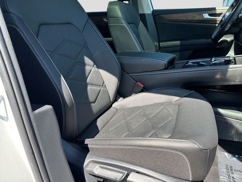 Certified 2026 Volkswagen Atlas SE FWD image 28