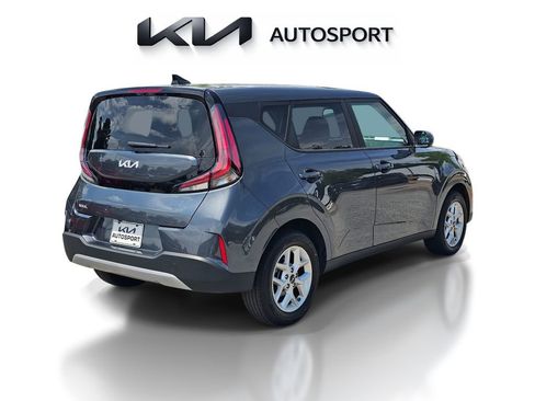 Certified 2025 Kia Soul LX w/ LX Technology Package FWD image 8