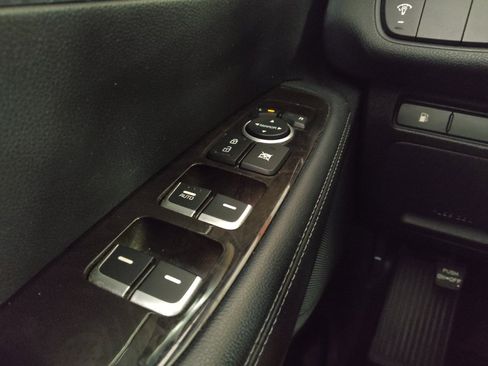 Used 2018 Kia Sorento FWD image 27