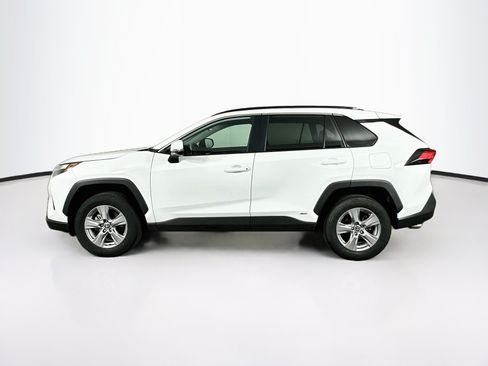 Used 2025 Toyota RAV4 XLE AWD/4WD image 4