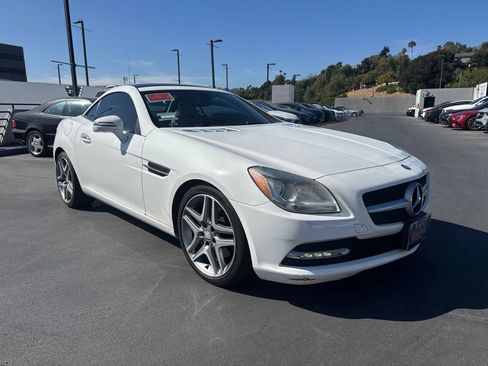 Used 2016 Mercedes-Benz SLK 300 image 3