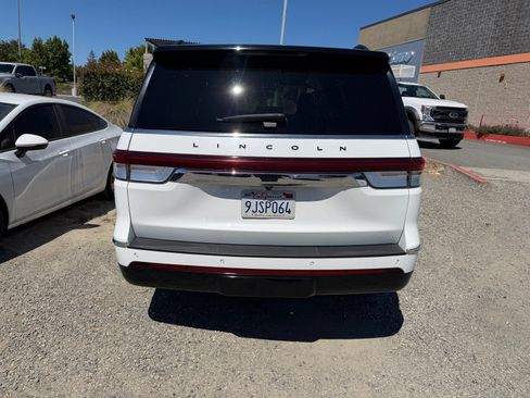 Used 2023 Lincoln Navigator Black Label AWD/4WD image 4