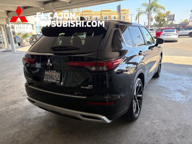 Used 2025 Mitsubishi Outlander SE AWD/4WD image 4