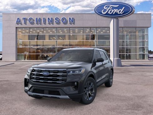 Used 2026 Ford Explorer Active w/ Active Comfort Package AWD/4WD image 2