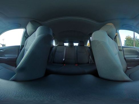 Used 2025 Toyota RAV4 XLE image 42