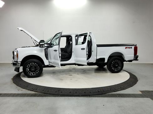 Used 2024 Ford F250 XL w/ FX4 Off-Road Package AWD/4WD image 22