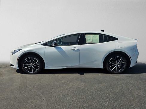 Certified 2026 Toyota Prius XLE FWD image 6