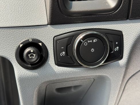 Used 2015 Ford Transit 250 148 Medium Roof RWD image 15