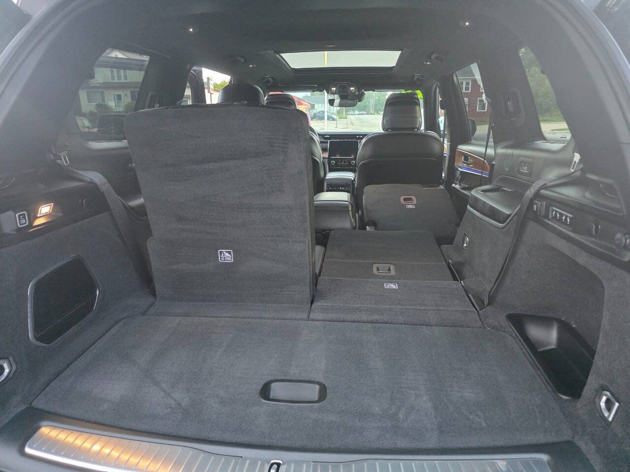 Used 2025 Jeep Grand Cherokee L Summit AWD/4WD image 13