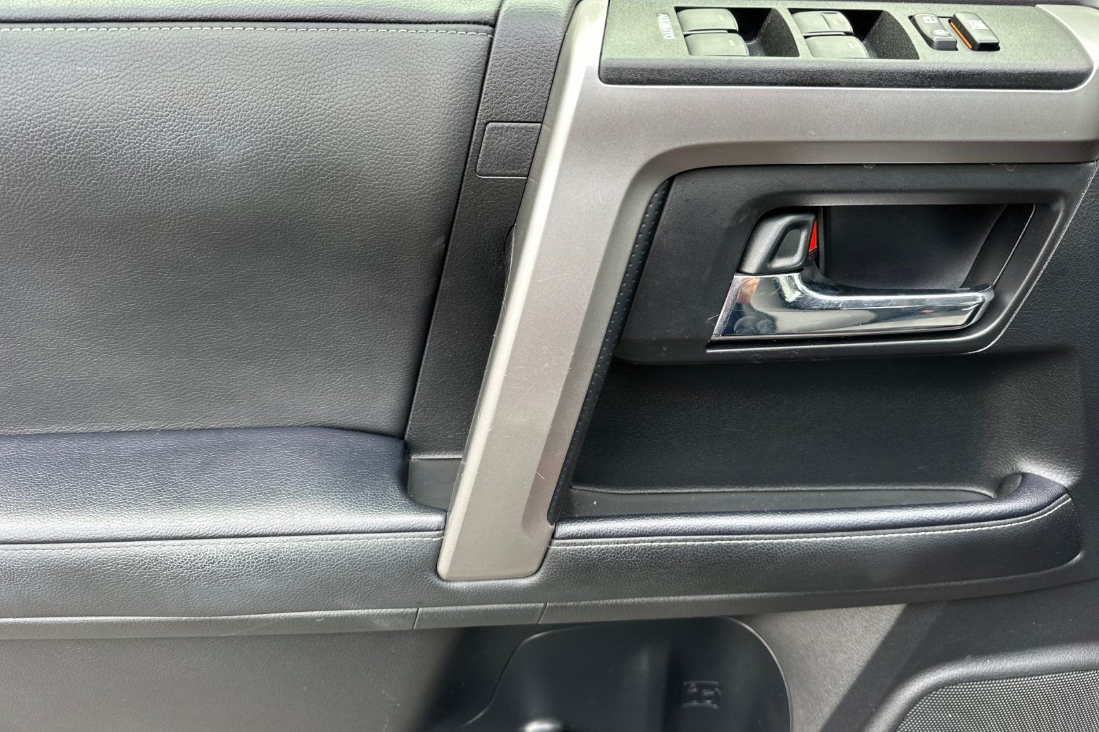 Used 2024 Toyota 4Runner SR5 AWD/4WD image 11