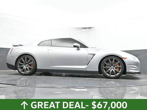 Used 2012 Nissan GT-R Premium image 53