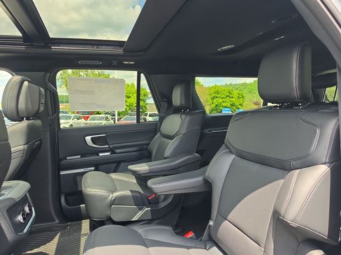 New 2026 Ford Expedition Max Platinum w/ Stealth Appearance Package AWD/4WD image 16