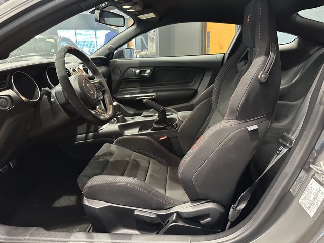 Used 2018 Ford Mustang Shelby GT350R w/ GT350R Equipment Group 920A RWD image 16
