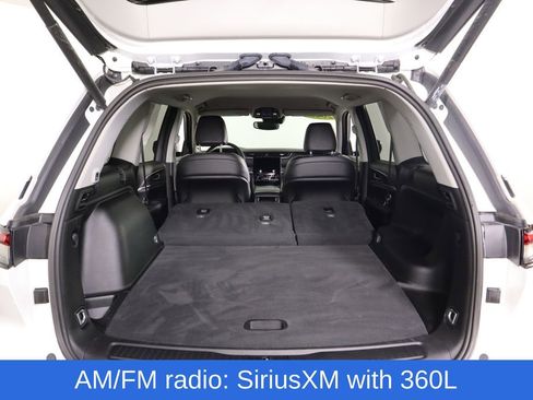 Used 2023 Jeep Grand Cherokee Limited image 8