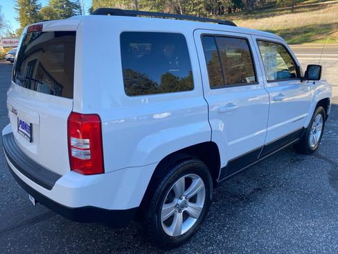 Used 2016 Jeep Patriot Sport w/ Power Value Group AWD/4WD image 5