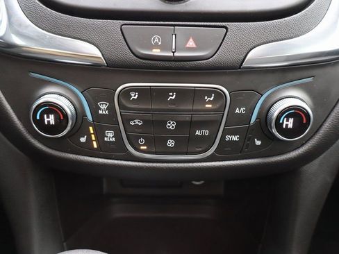 Used 2024 Chevrolet Equinox LT image 12