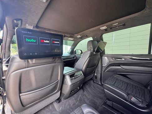 Used 2023 Cadillac Escalade ESV V AWD/4WD image 21