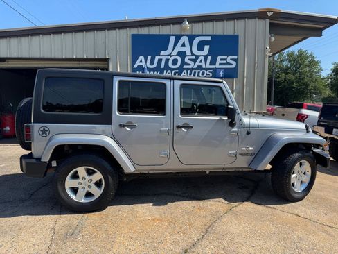 Used 2014 Jeep Wrangler Unlimited Sport AWD/4WD image 7