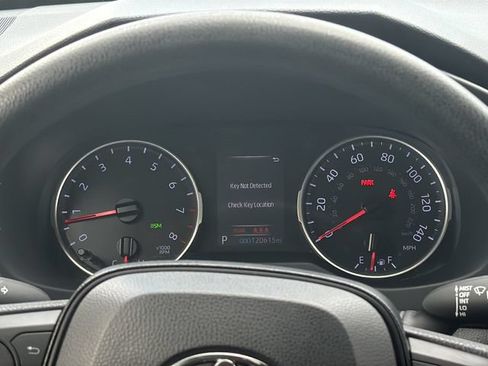 Used 2019 Toyota RAV4 XLE FWD image 26
