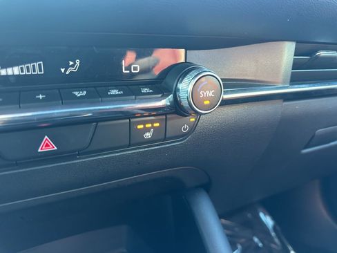 Used 2024 MAZDA MAZDA3 s image 22