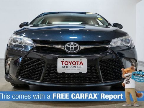 Used 2017 Toyota Camry SE w/ Moonroof Package image 2