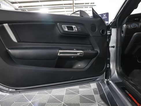Used 2020 Ford Mustang Shelby GT500 w/ Carbon Fiber Track Pack RWD image 29