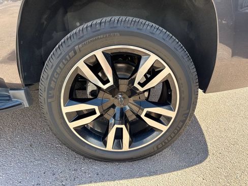 Used 2018 Chevrolet Tahoe Premier w/ RST 6.2L Performance Edition AWD/4WD image 55