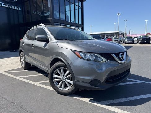 Used 2017 Nissan Rogue Sport SV image 1