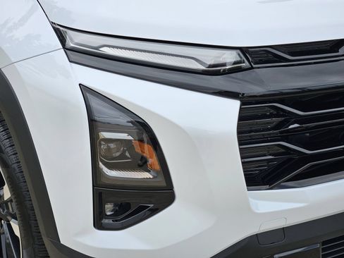 New 2027 Chevrolet Equinox RS w/ Safety and Technology Package FWD image 9