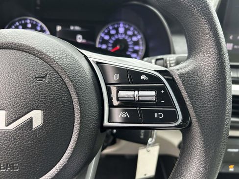 Certified 2023 Kia Forte LXS w/ LXS Technology Package image 18