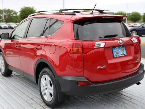 Used 2015 Toyota RAV4 LE AWD/4WD image 3