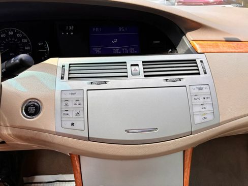 Used 2005 Toyota Avalon XL FWD image 31