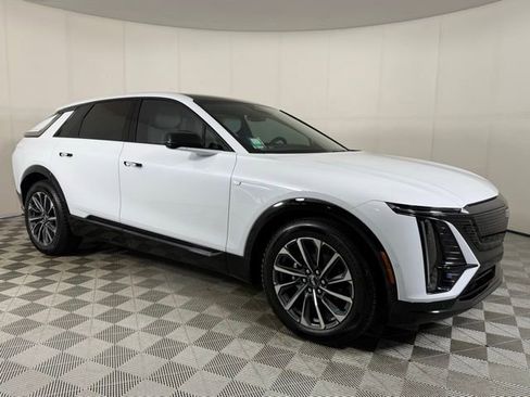 New 2026 Cadillac Lyriq Sport AWD/4WD image 12