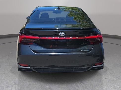 Used 2019 Toyota Avalon XLE w/ Moonroof Package FWD image 6