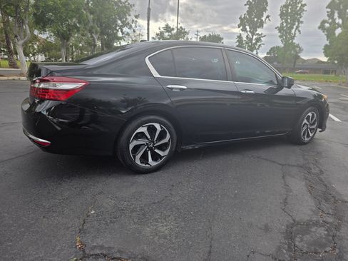Used 2017 Honda Accord EX-L image 4