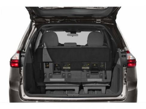 Used 2018 Toyota Sienna XLE image 12