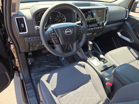 New 2025 Nissan Frontier SV w/ SV Convenience Package image 8