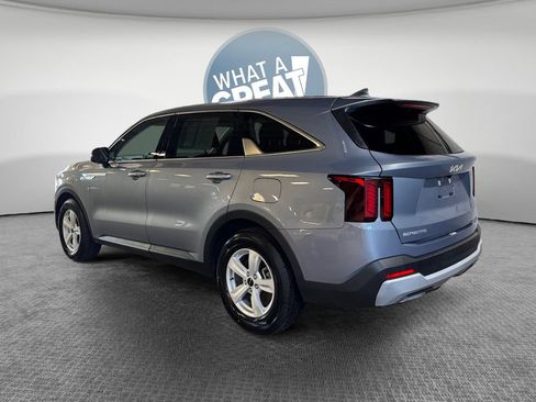 Certified 2024 Kia Sorento LX FWD image 6