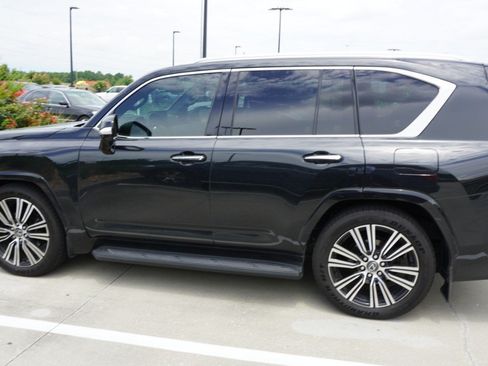 Used 2026 Lexus LX 600 4WD w/ Accessory Package (Z1) image 5