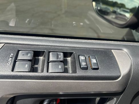 Used 2019 Toyota 4Runner SR5 Premium RWD image 7