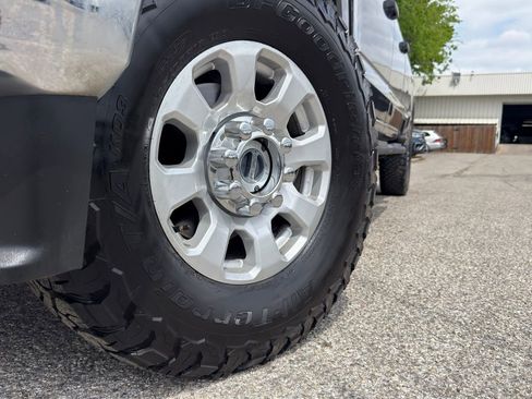 Used 2024 Ford F250 XLT AWD/4WD image 6