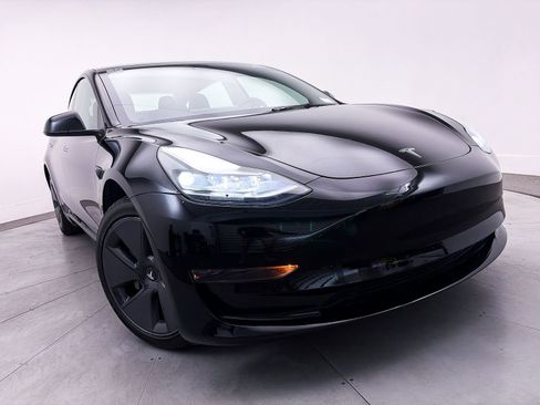 Used 2023 Tesla Model 3 Standard Range image 7