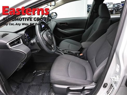 Used 2022 Toyota Corolla LE FWD image 13