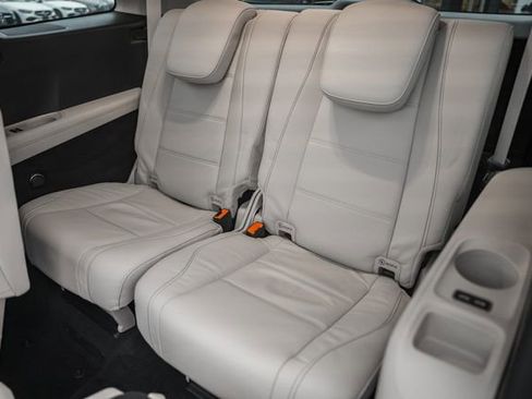 Used 2024 Mercedes-Benz GLS 450 4MATIC image 35