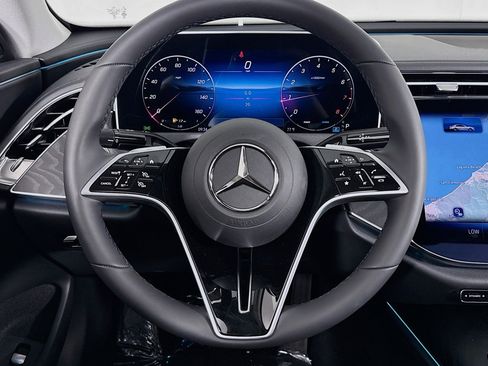 New 2025 Mercedes-Benz E 350 4MATIC Sedan image 17