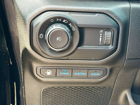 Used 2023 Jeep Wrangler Unlimited AWD/4WD image 11