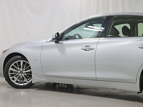 Used 2019 INFINITI Q50 Luxe w/ Essential Package (3.0T Luxe) image 11