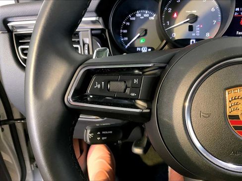 Certified 2022 Porsche Macan S image 27