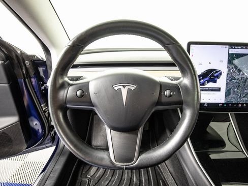 Used 2018 Tesla Model 3 Long Range image 19